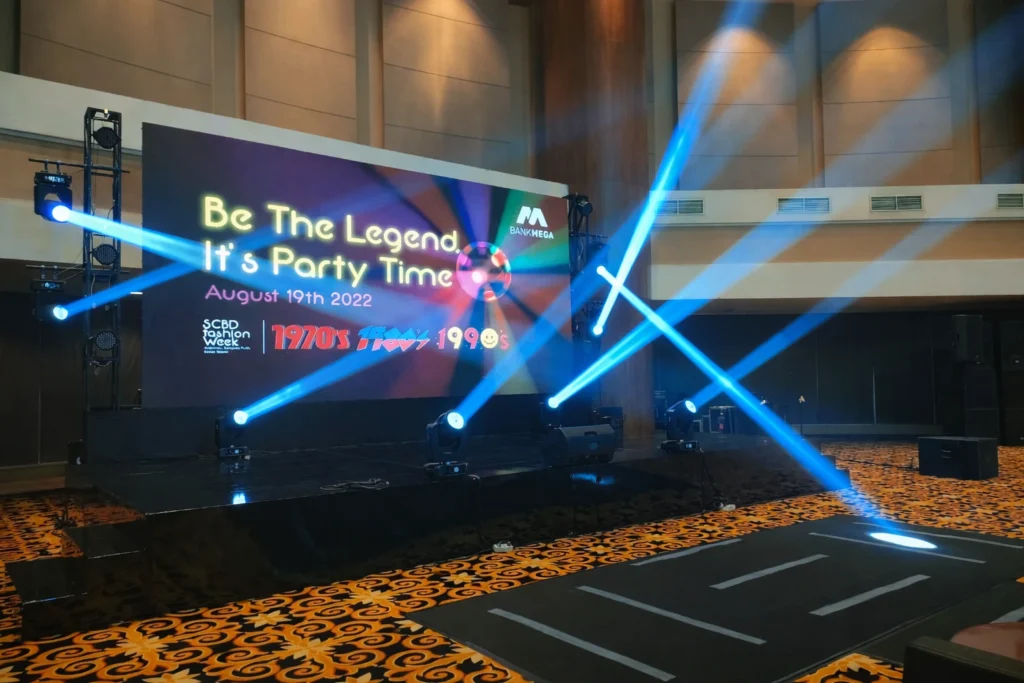 Jasa sewa lighting event profesional Jakarta dari Sakata Global Indonesia dengan lampu panggung modern untuk konser, wedding, corporate event, dan festival skala besar