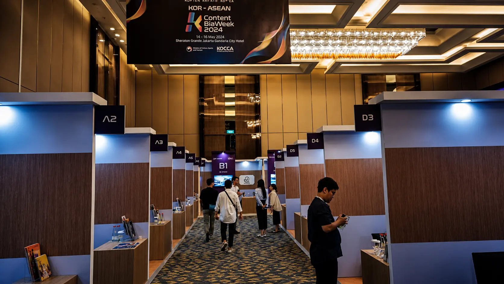 Layanan exhibition dan brand activation support profesional dengan booth pameran custom, instalasi interaktif, dan produksi event untuk meningkatkan engagement brand di Indonesia.