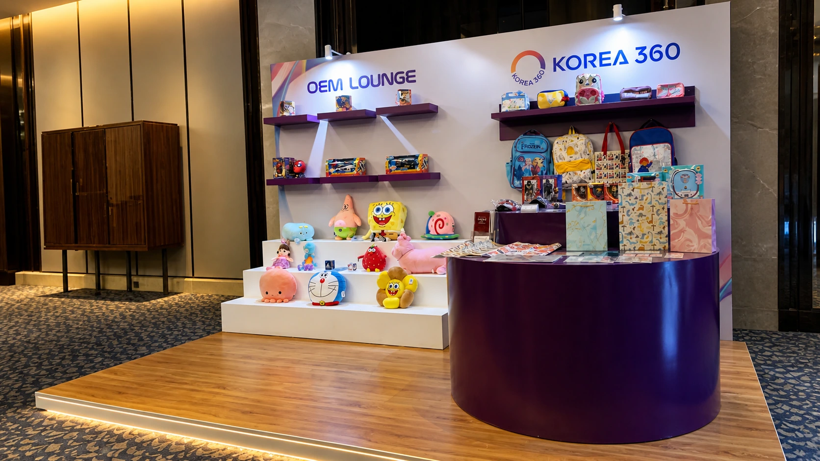 Vendor booth pameran custom cepat dan berkualitas di Indonesia, menampilkan area event interaktif dengan desain booth modern untuk promosi brand di mall dan exhibition.