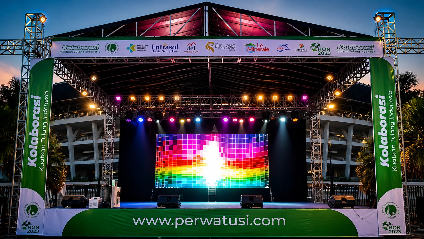 Vendor sewa LED screen videotron event cepat dan berkualitas di Indonesia dengan tampilan layar besar full color untuk panggung outdoor dan indoor.